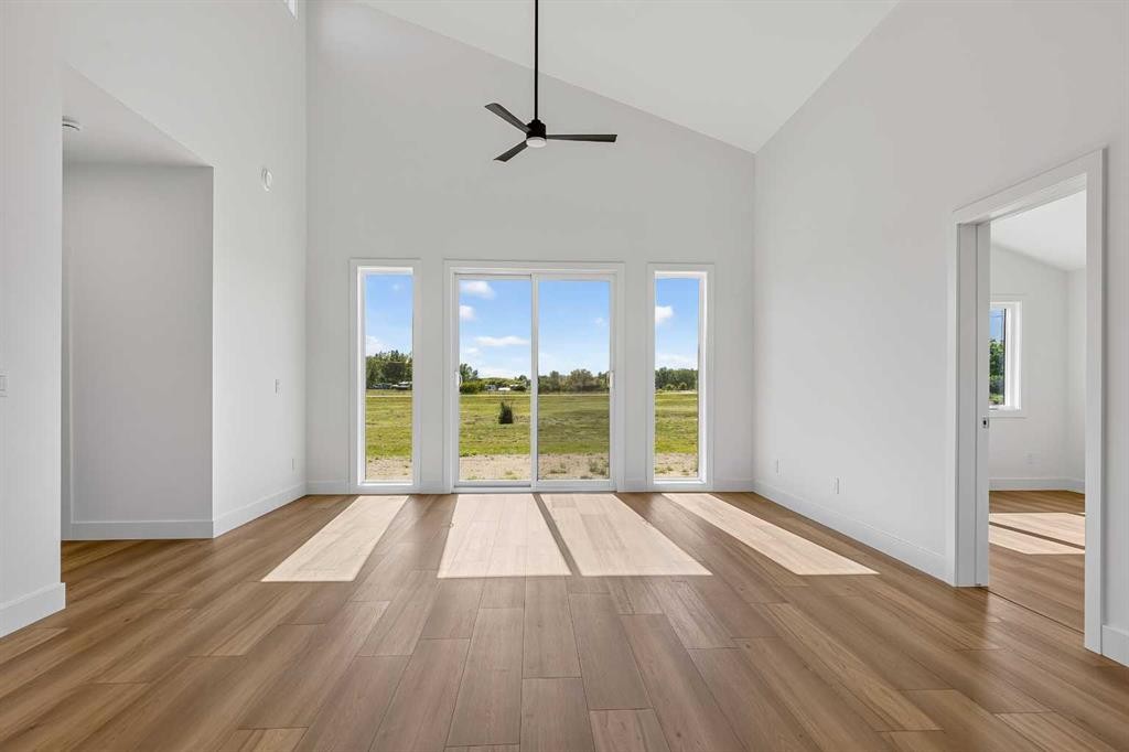 8 Diamond Valley Close, Carbon, AB - Indoor Photo Showing Other Room