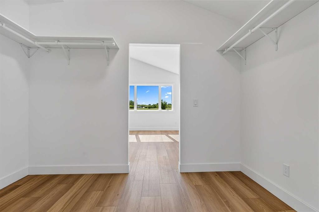 8 Diamond Valley Close, Carbon, AB - Indoor With Storage