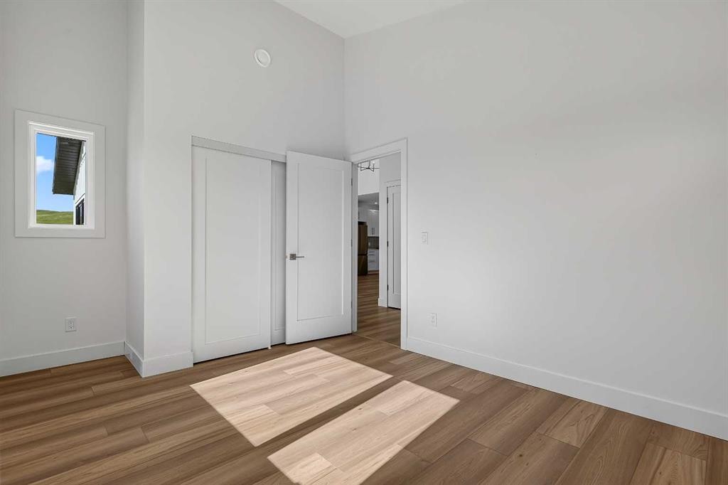 8 Diamond Valley Close, Carbon, AB - Indoor Photo Showing Other Room