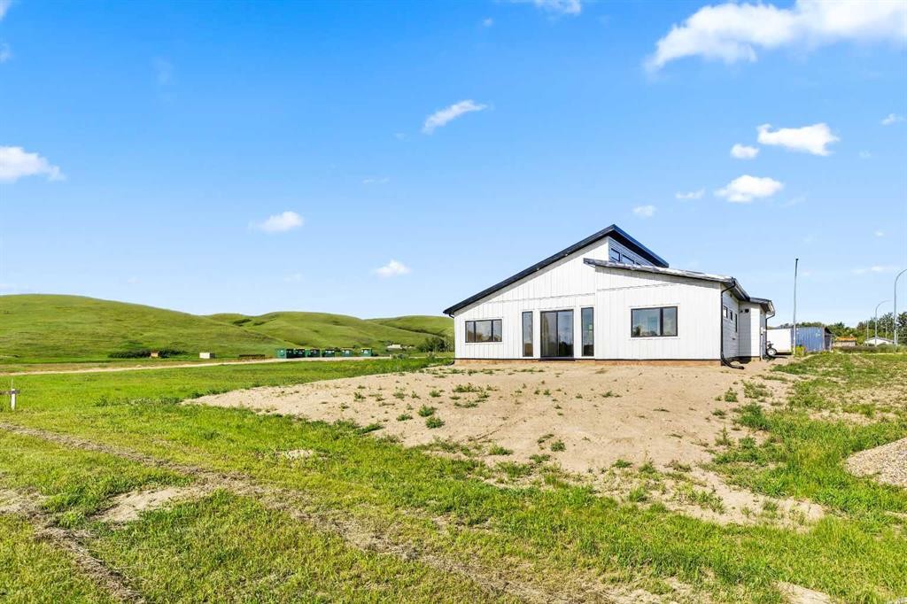 8 Diamond Valley Close, Carbon, AB - Outdoor
