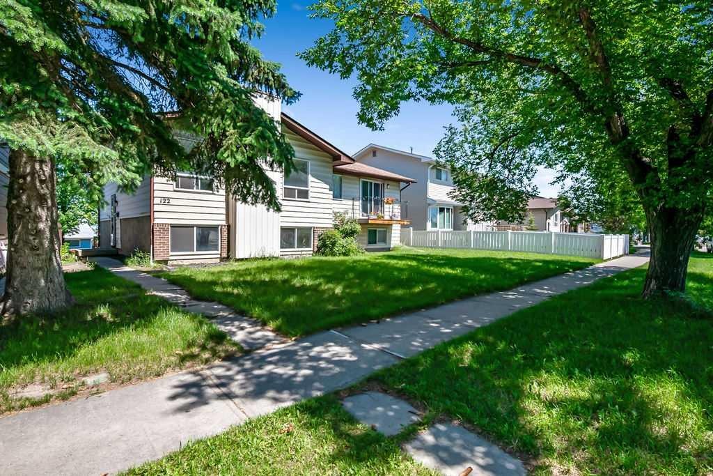 122 Bergen Road Nw, Calgary, AB - Outdoor