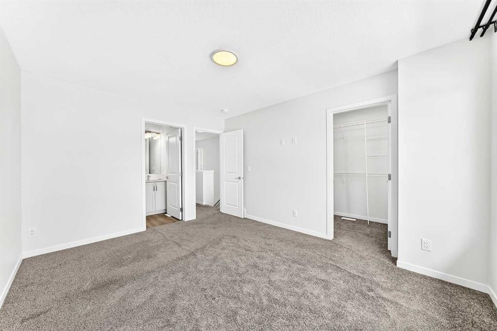 41 Corner Glen Row Ne, Calgary, AB - Indoor Photo Showing Other Room