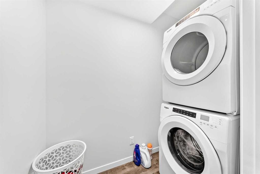 41 Corner Glen Row Ne, Calgary, AB - Indoor Photo Showing Laundry Room