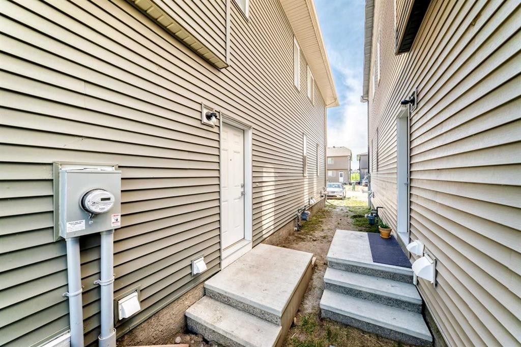 41 Corner Glen Row Ne, Calgary, AB - Outdoor