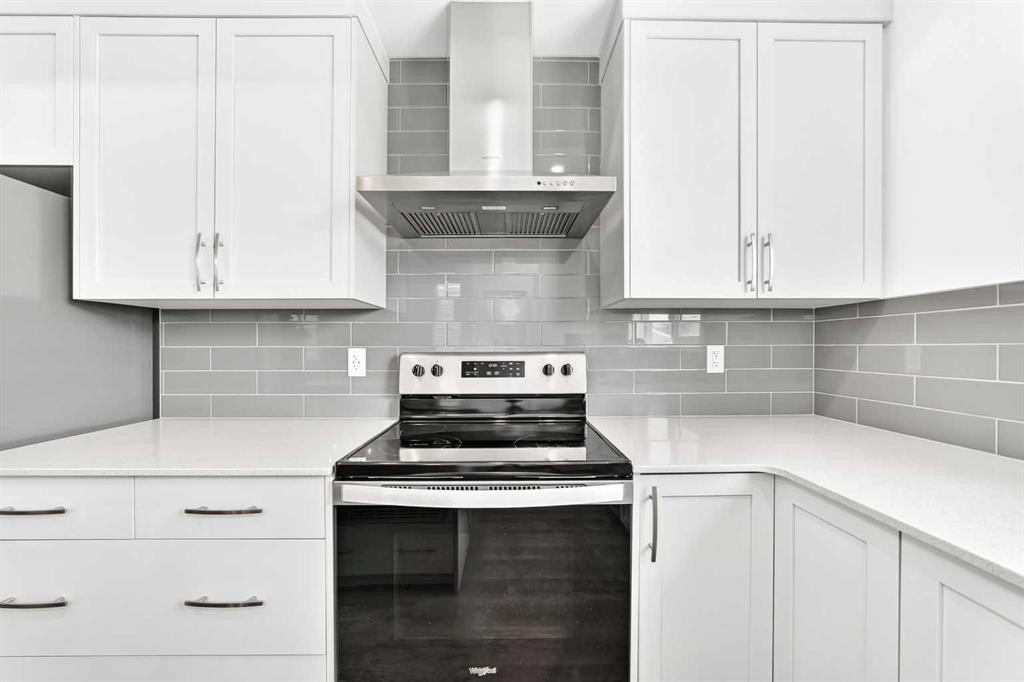 41 Corner Glen Row Ne, Calgary, AB - Indoor Photo Showing Kitchen