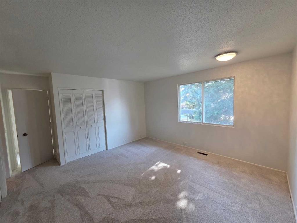 5936 Dalmead Crescent Nw, Calgary, AB - Indoor Photo Showing Other Room