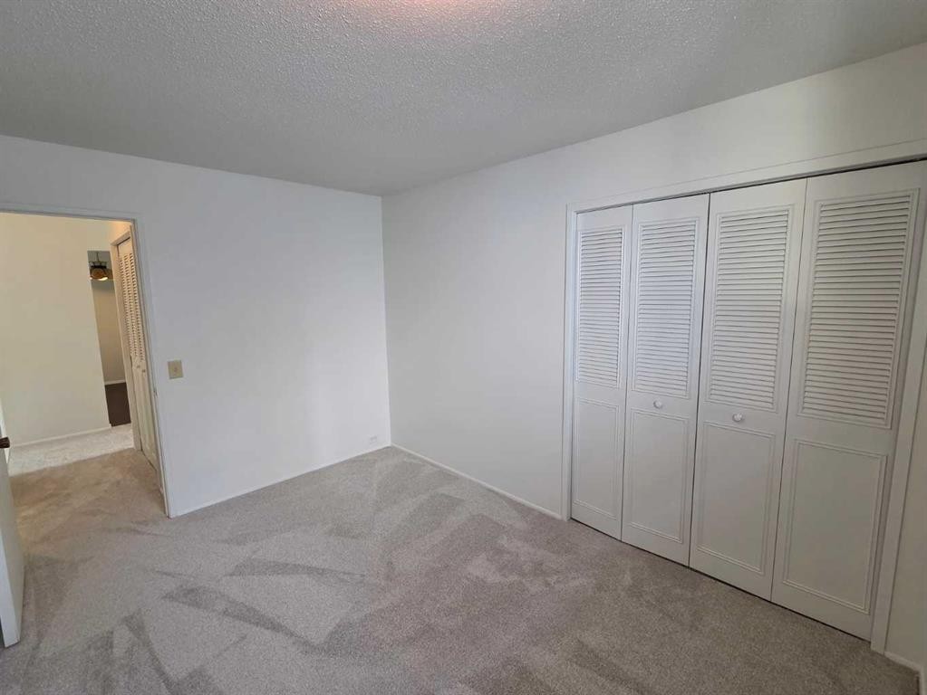 5936 Dalmead Crescent Nw, Calgary, AB - Indoor Photo Showing Other Room