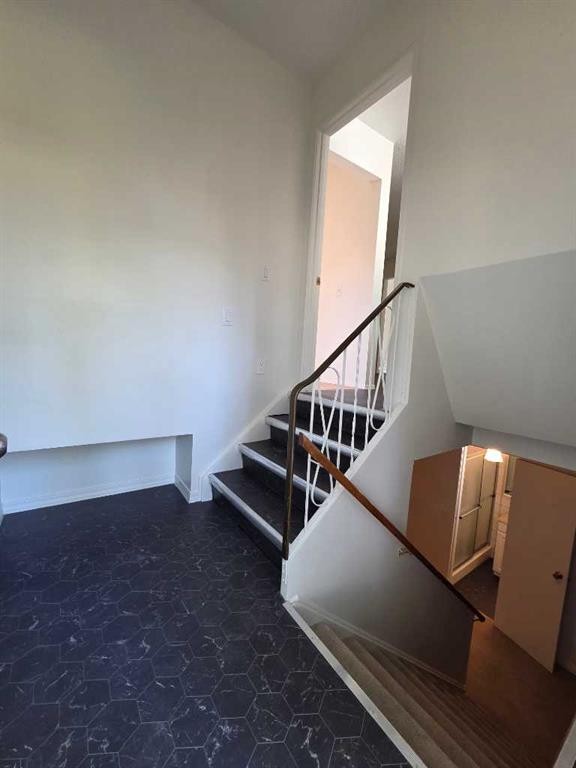 5936 Dalmead Crescent Nw, Calgary, AB - Indoor Photo Showing Other Room