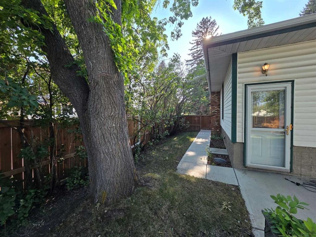 5936 Dalmead Crescent Nw, Calgary, AB - Outdoor