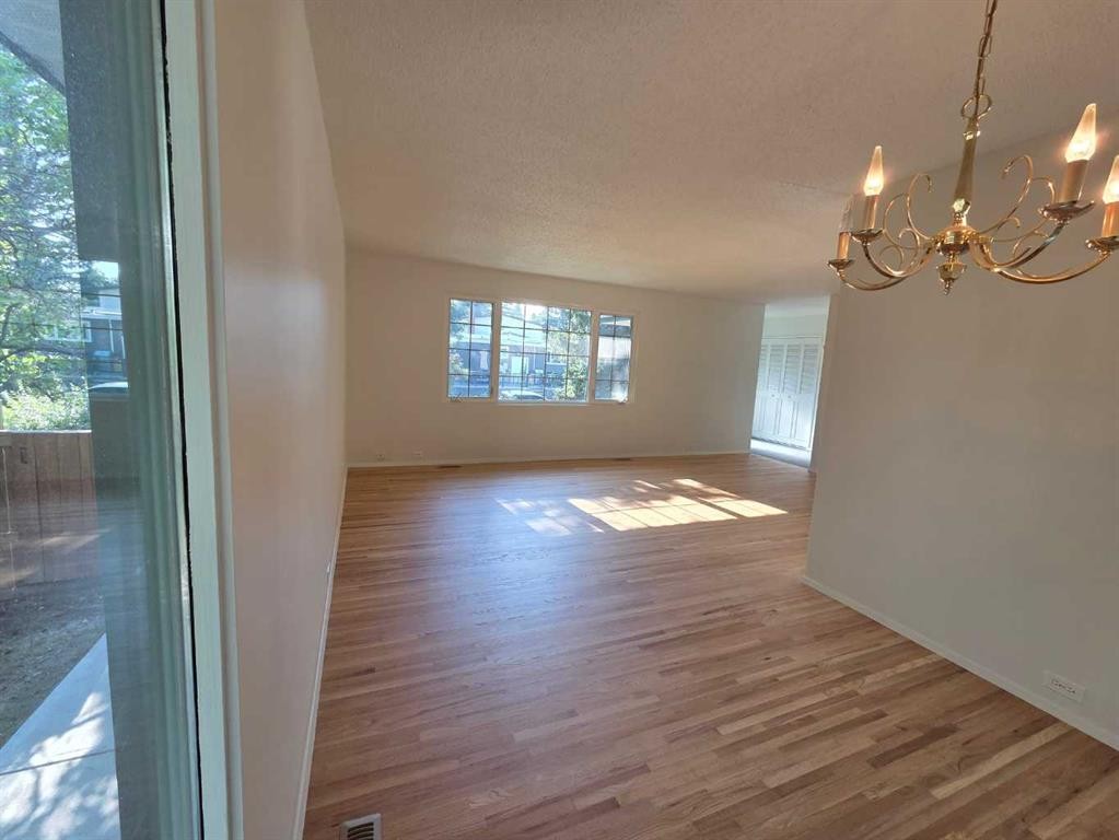 5936 Dalmead Crescent Nw, Calgary, AB - Indoor Photo Showing Other Room