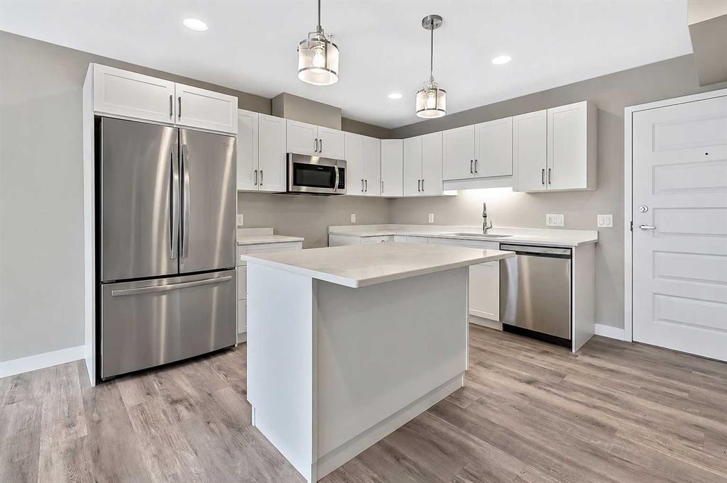 201-101 Willowridge Drive, Diamond Valley, AB