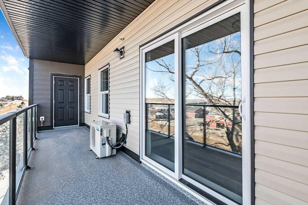 201-101 Willowridge Drive, Diamond Valley, AB