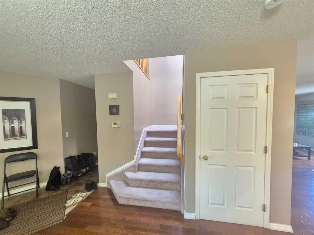 127 Hampstead Circle Nw, Calgary, AB