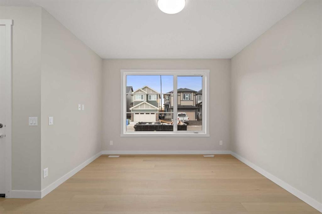 102 Sora Gardens Se, Calgary, AB