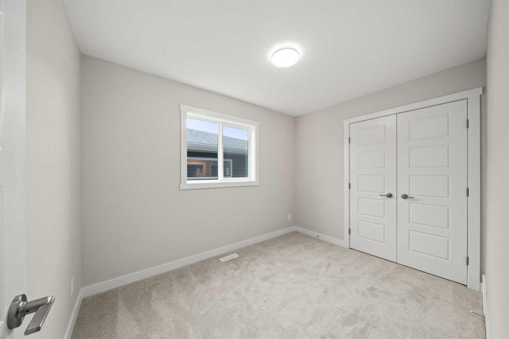 102 Sora Gardens Se, Calgary, AB