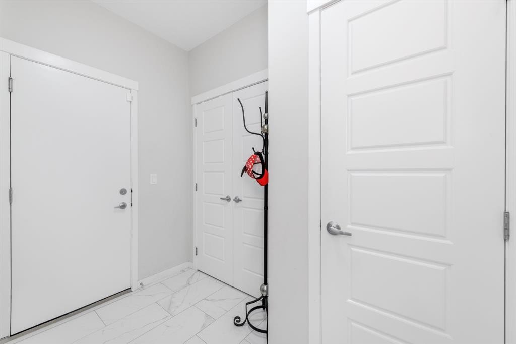983 Corner Meadows Way Ne, Calgary, AB