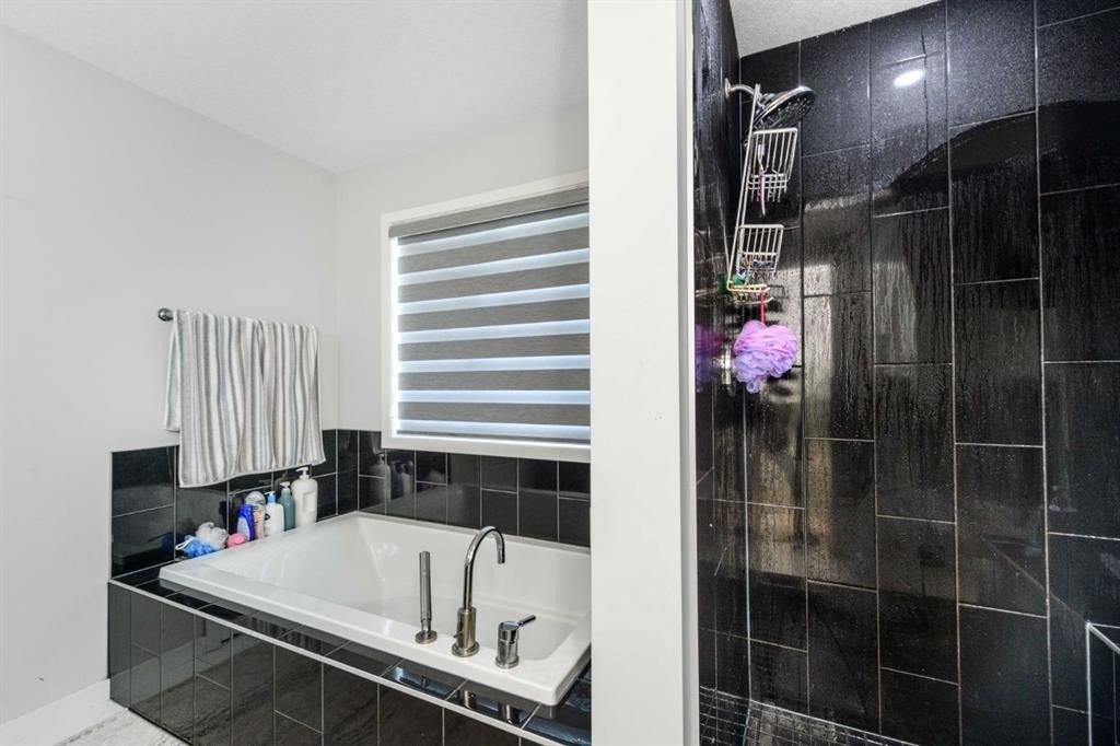 983 Corner Meadows Way Ne, Calgary, AB