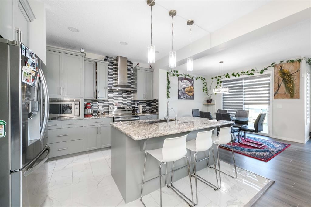 983 Corner Meadows Way Ne, Calgary, AB