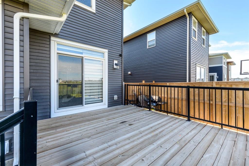 983 Corner Meadows Way Ne, Calgary, AB