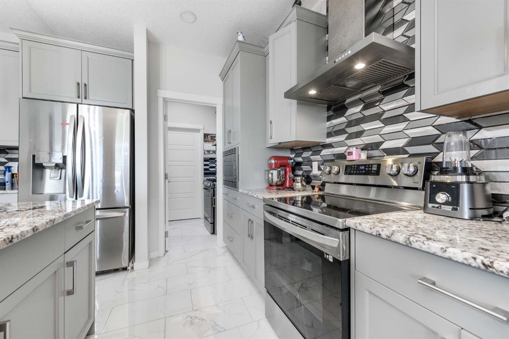983 Corner Meadows Way Ne, Calgary, AB