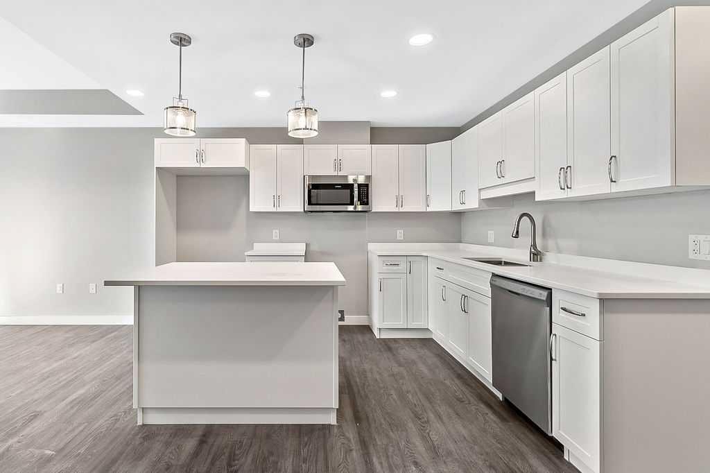 202-101 Willowridge Drive, Diamond Valley, AB