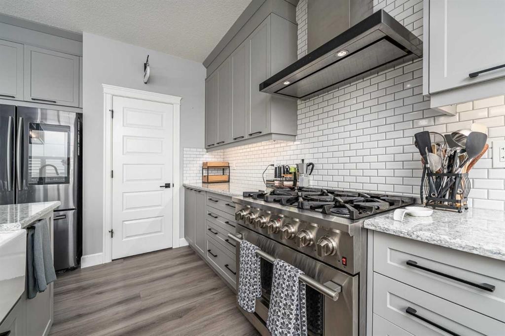 46 Yorkstone Way Sw, Calgary, AB - Indoor Photo Showing Kitchen With Upgraded Kitchen