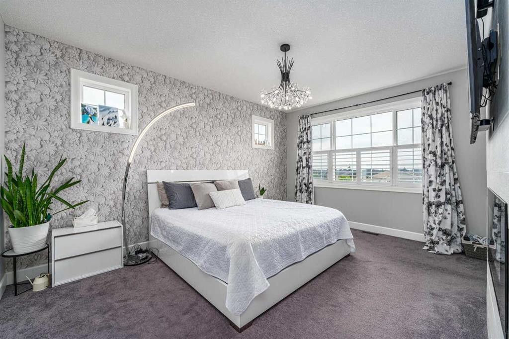 46 Yorkstone Way Sw, Calgary, AB - Indoor Photo Showing Bedroom