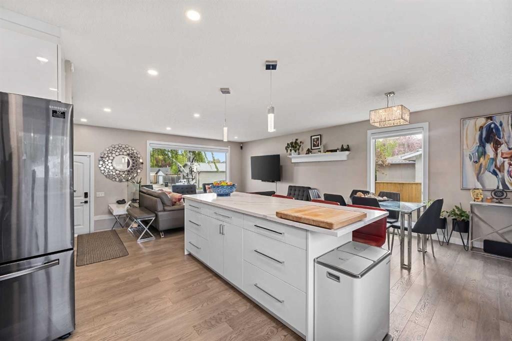 80 Allandale Close Se, Calgary, AB - Indoor