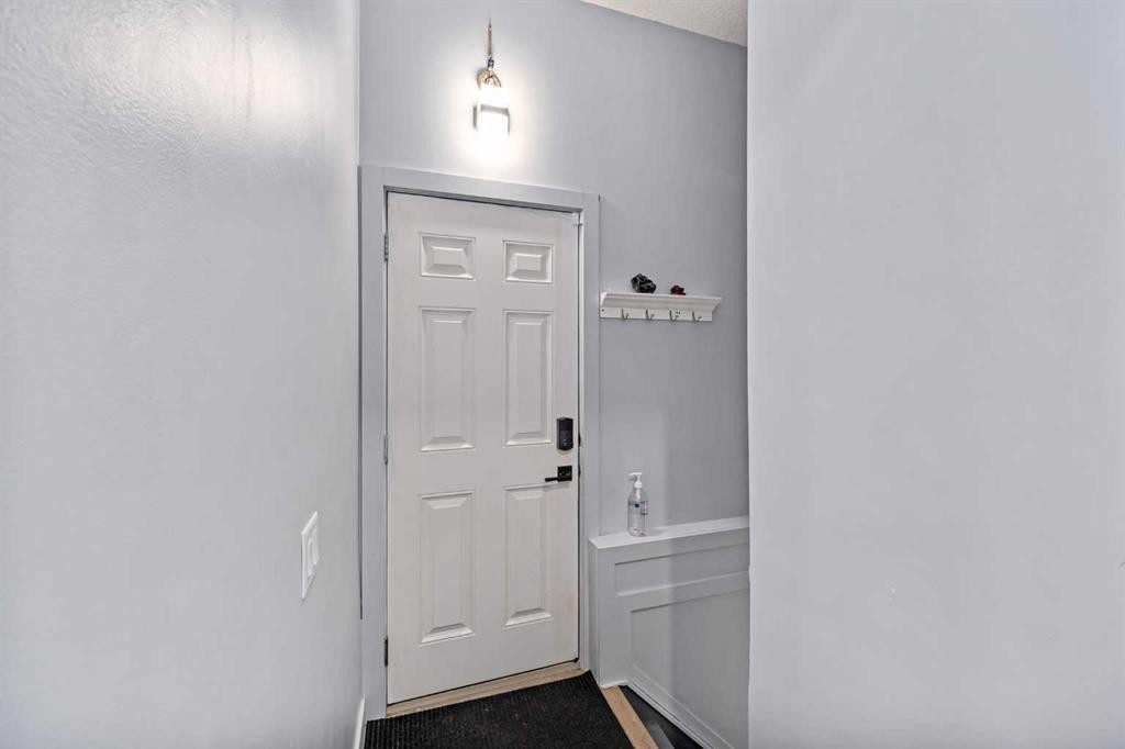 80 Allandale Close Se, Calgary, AB - Indoor Photo Showing Other Room