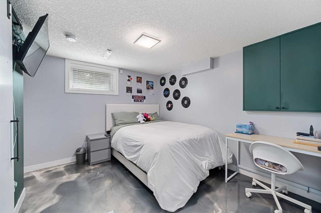 80 Allandale Close Se, Calgary, AB - Indoor Photo Showing Bedroom