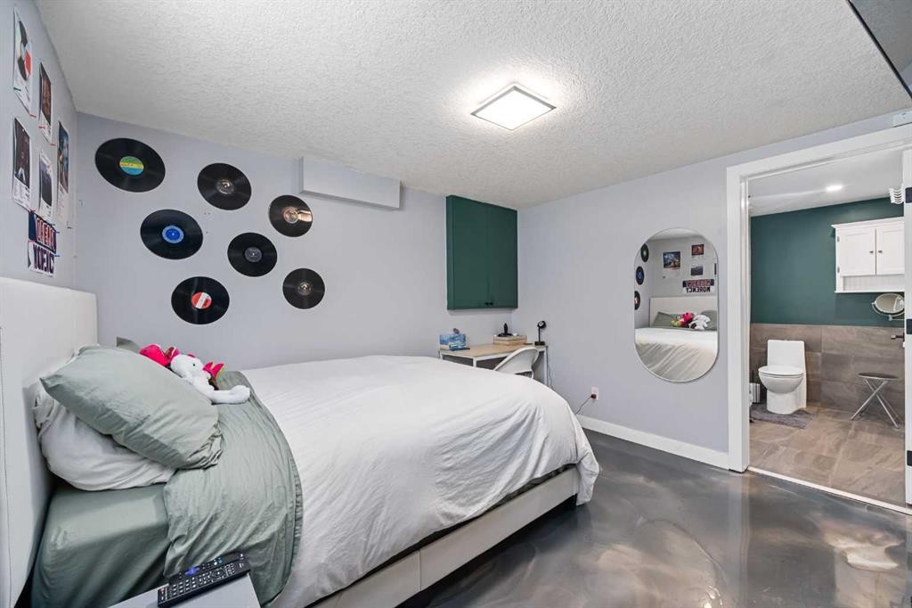 80 Allandale Close Se, Calgary, AB - Indoor Photo Showing Bedroom
