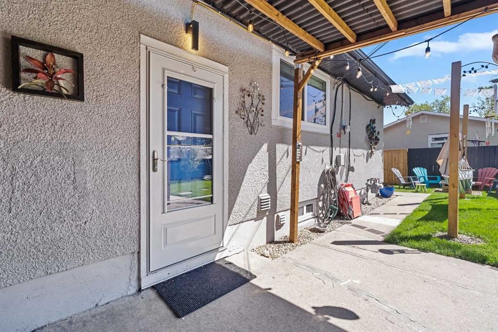 80 Allandale Close Se, Calgary, AB - Outdoor
