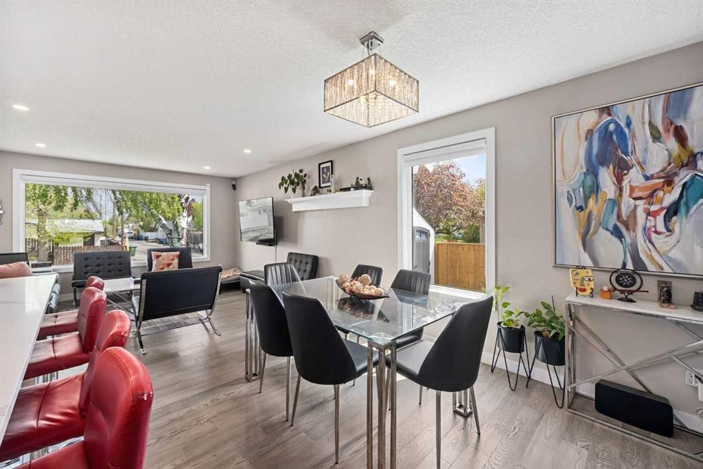 80 Allandale Close Se, Calgary, AB - Indoor Photo Showing Dining Room