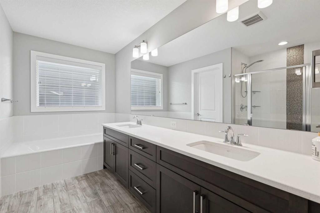 17 Crestbrook Hill Sw, Calgary, AB