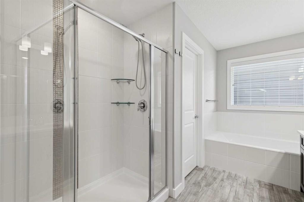 17 Crestbrook Hill Sw, Calgary, AB