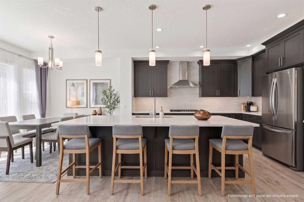 17 Crestbrook Hill Sw, Calgary, AB