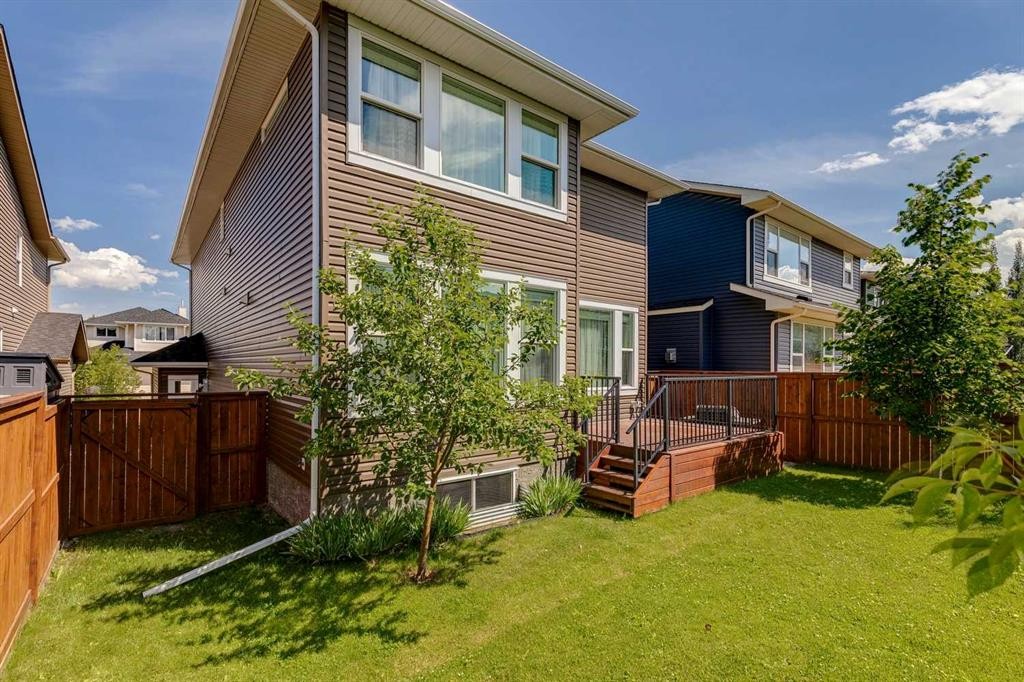 17 Crestbrook Hill Sw, Calgary, AB