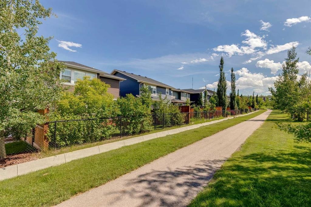 17 Crestbrook Hill Sw, Calgary, AB