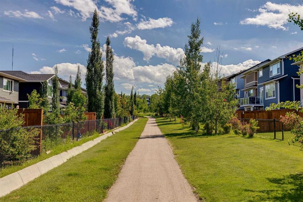 17 Crestbrook Hill Sw, Calgary, AB