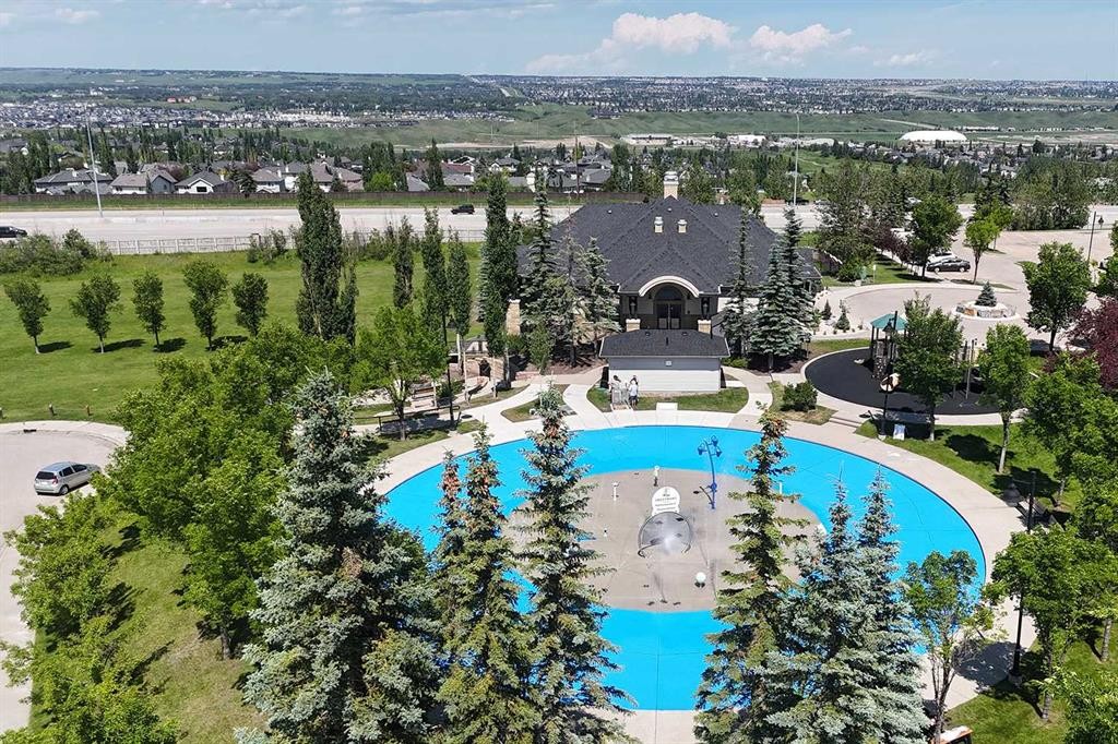 17 Crestbrook Hill Sw, Calgary, AB