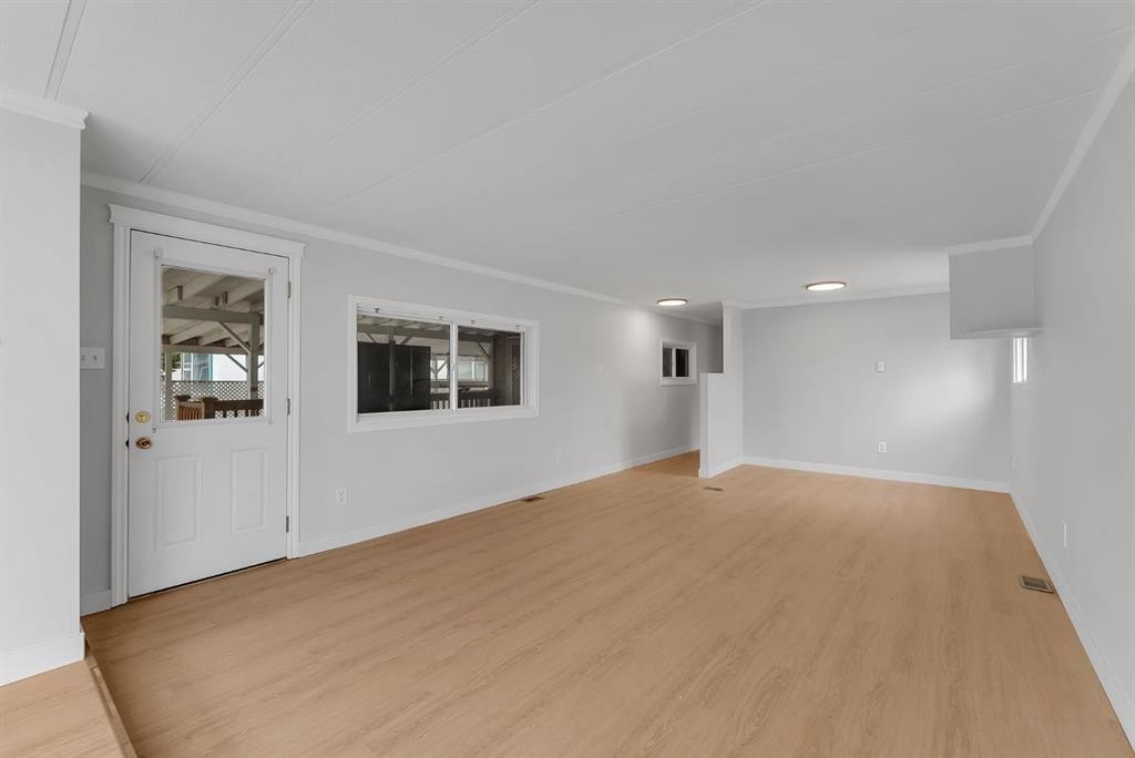 3223 83 Street Nw, Calgary, AB