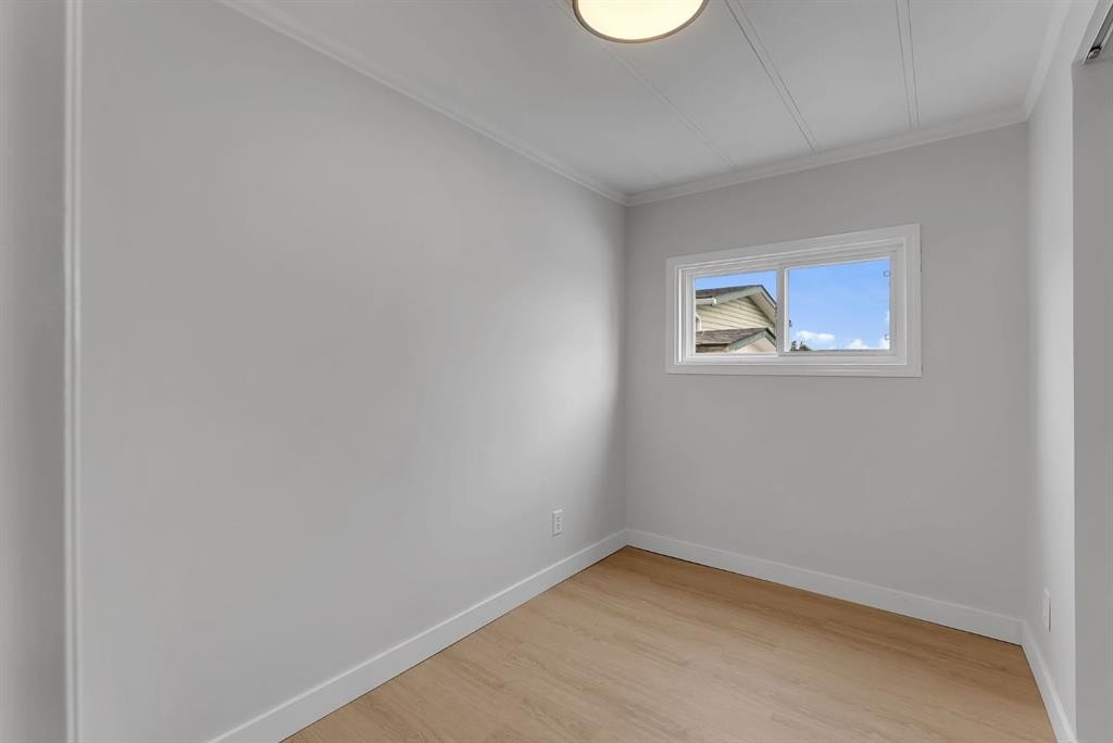 3223 83 Street Nw, Calgary, AB
