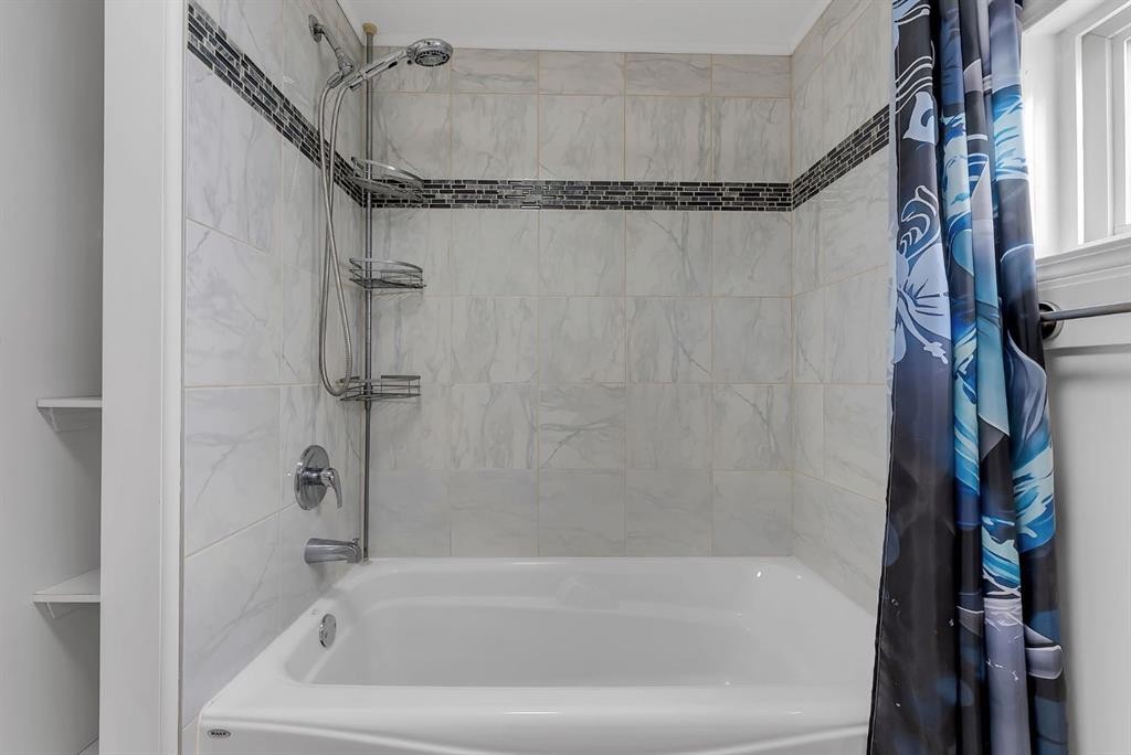 3223 83 Street Nw, Calgary, AB