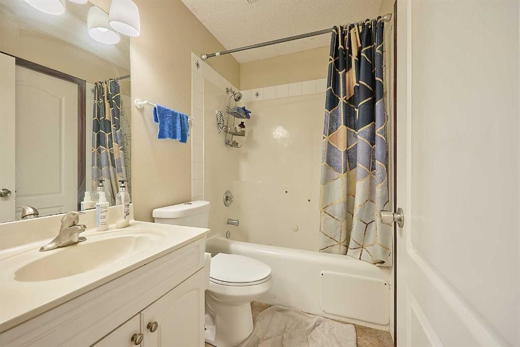 117 Douglas Ridge Circle Se, Calgary, AB