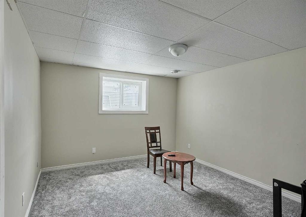 117 Douglas Ridge Circle Se, Calgary, AB