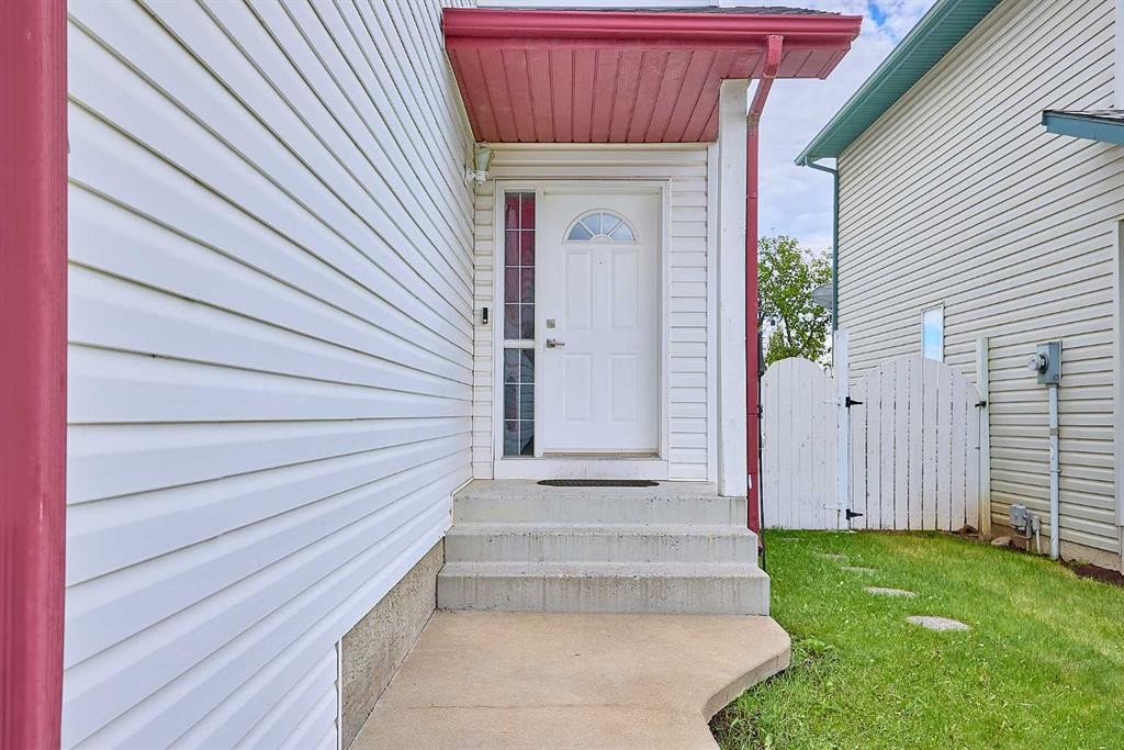 117 Douglas Ridge Circle Se, Calgary, AB