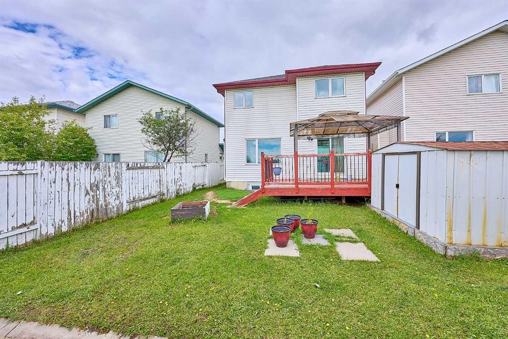 117 Douglas Ridge Circle Se, Calgary, AB