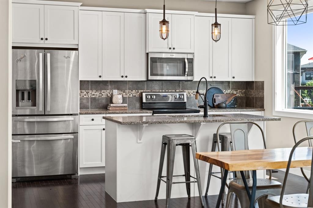 172 Mcivor Terrace, Chestermere, AB - Indoor Photo Showing Kitchen With Stainless Steel Kitchen With Upgraded Kitchen