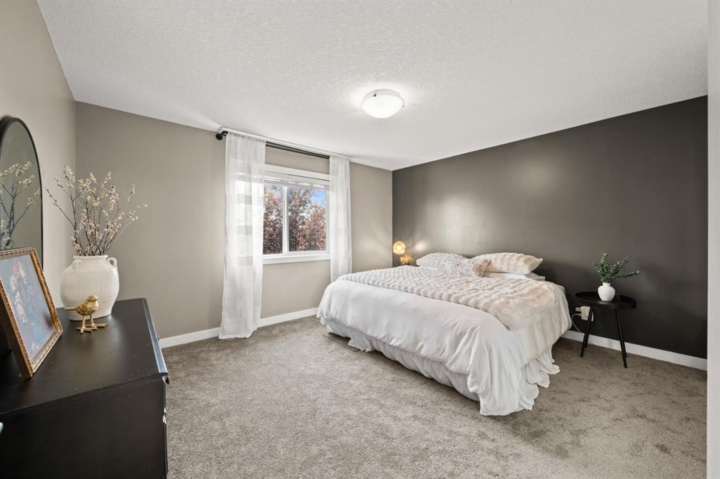 172 Mcivor Terrace, Chestermere, AB - Indoor Photo Showing Bedroom