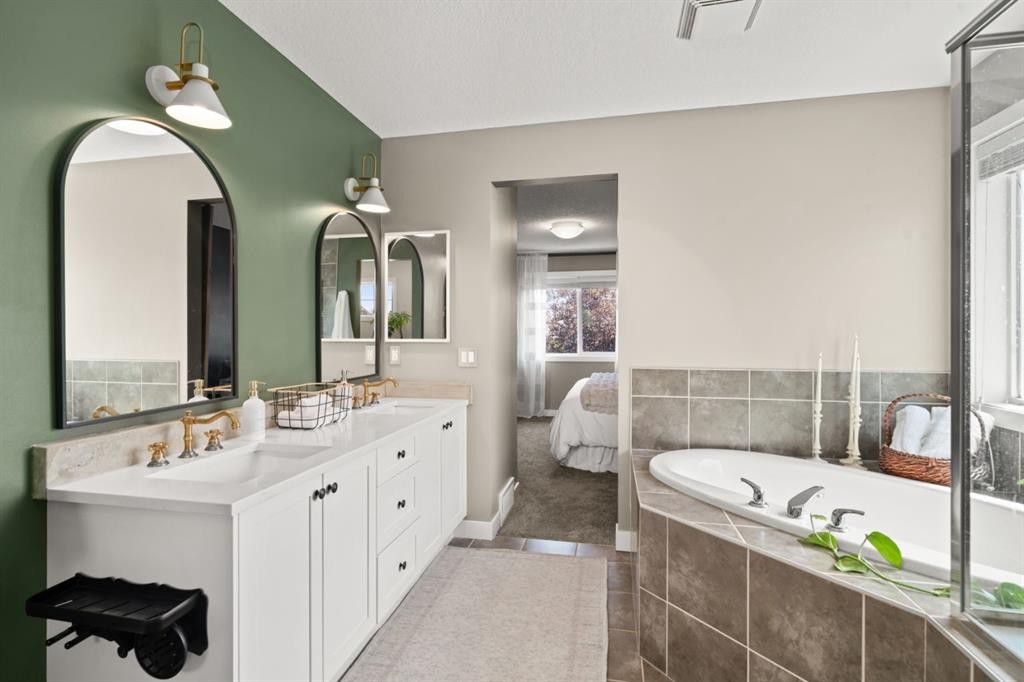 172 Mcivor Terrace, Chestermere, AB - Indoor Photo Showing Bathroom
